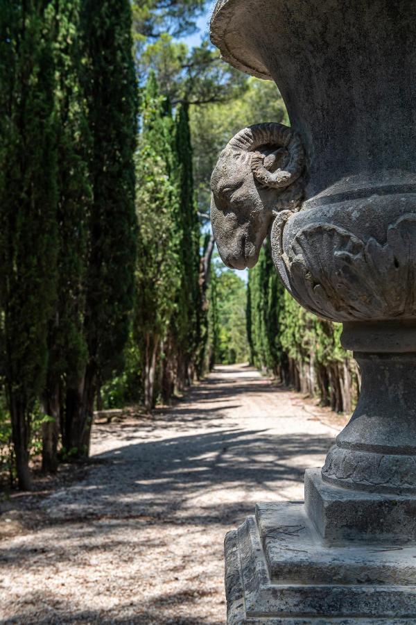 فندق كارْبُنْترافي  Chateau Martinay المظهر الخارجي الصورة