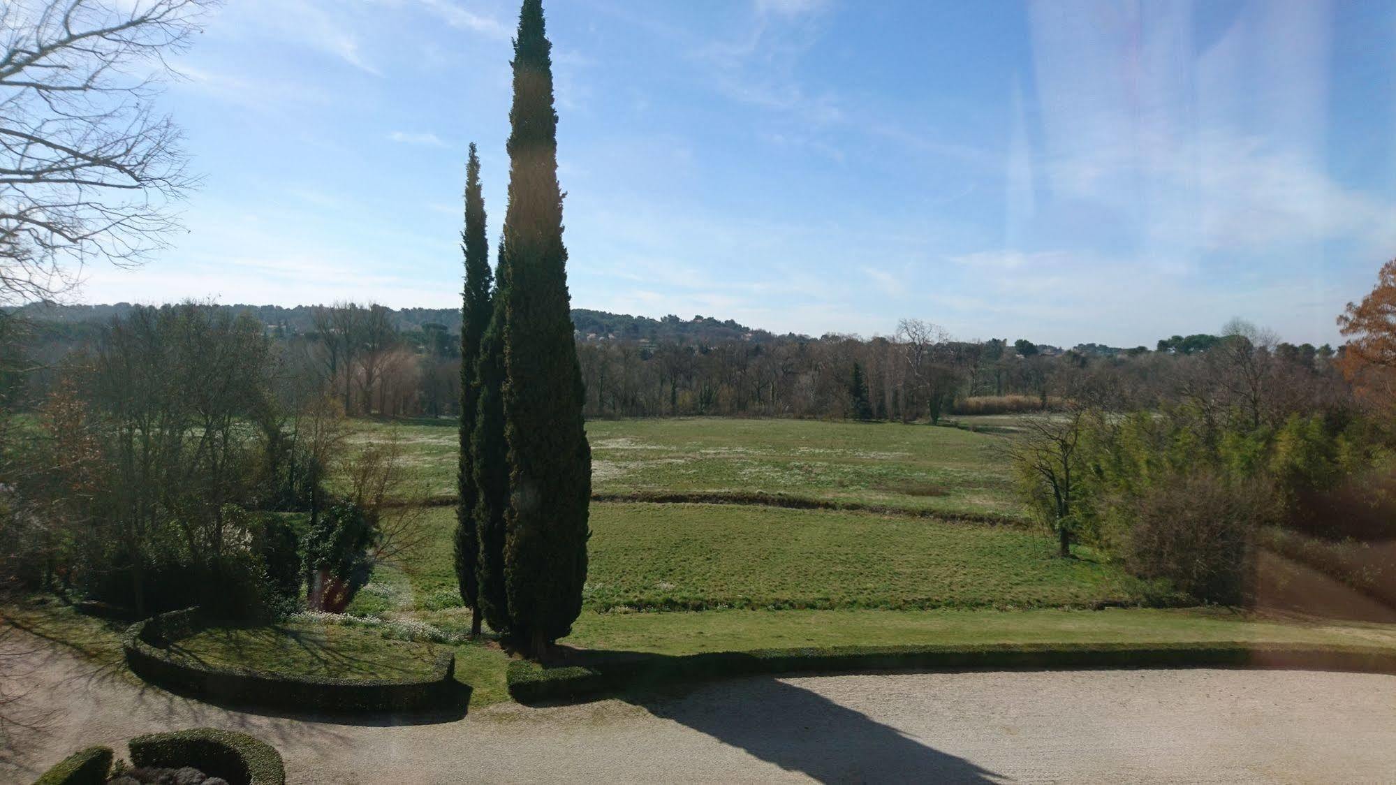 فندق كارْبُنْترافي  Chateau Martinay المظهر الخارجي الصورة